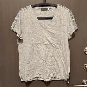 Elegant V-Neck T-shirt with Silver Sequin